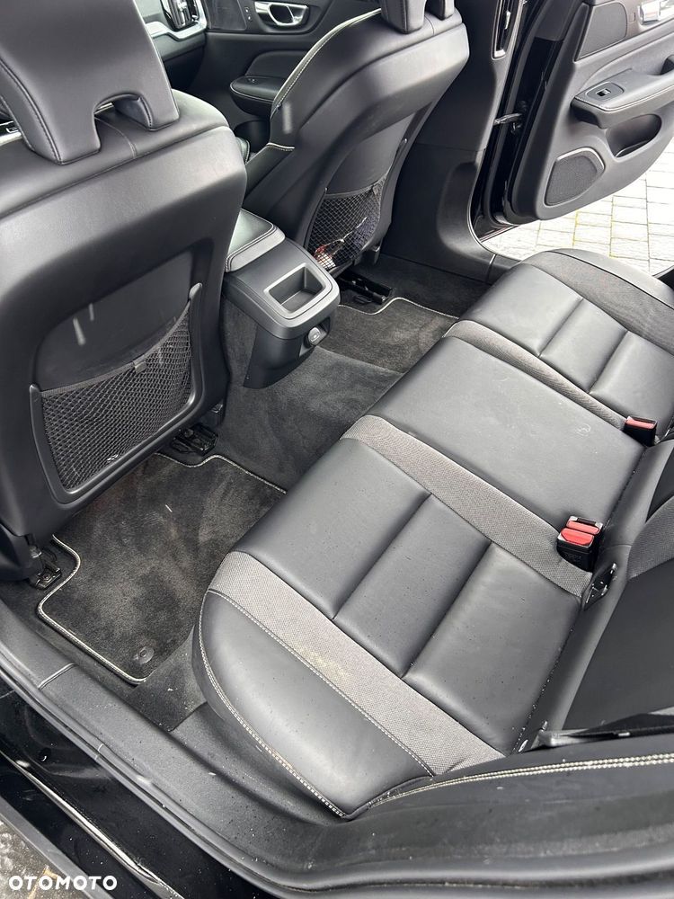 Volvo V60 D4 R-Design - 9