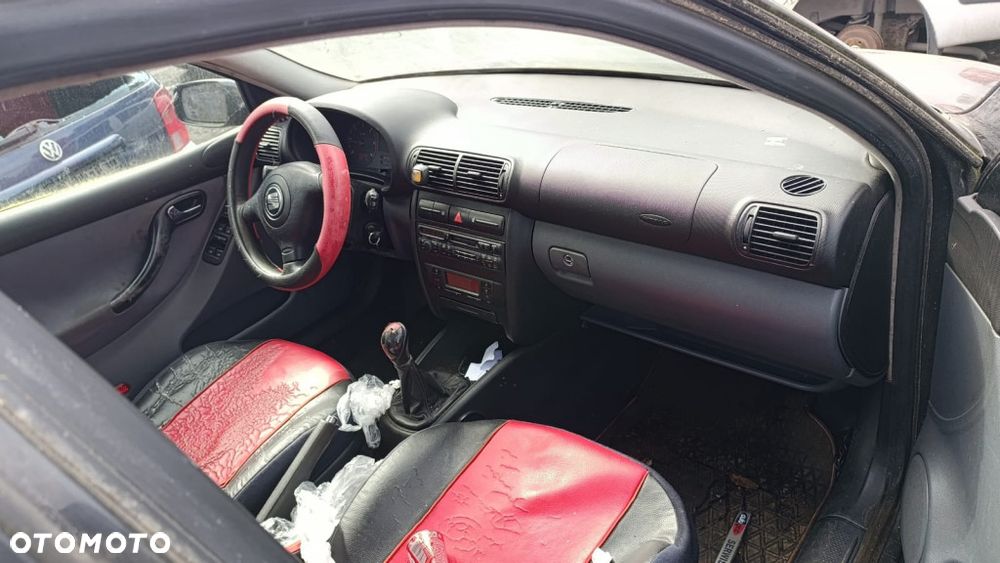 35967 Seat Leon I model od 99-06 silnik 1.9 tdi 110 km AHF skrzynia EBF lakier LC9Z - 8