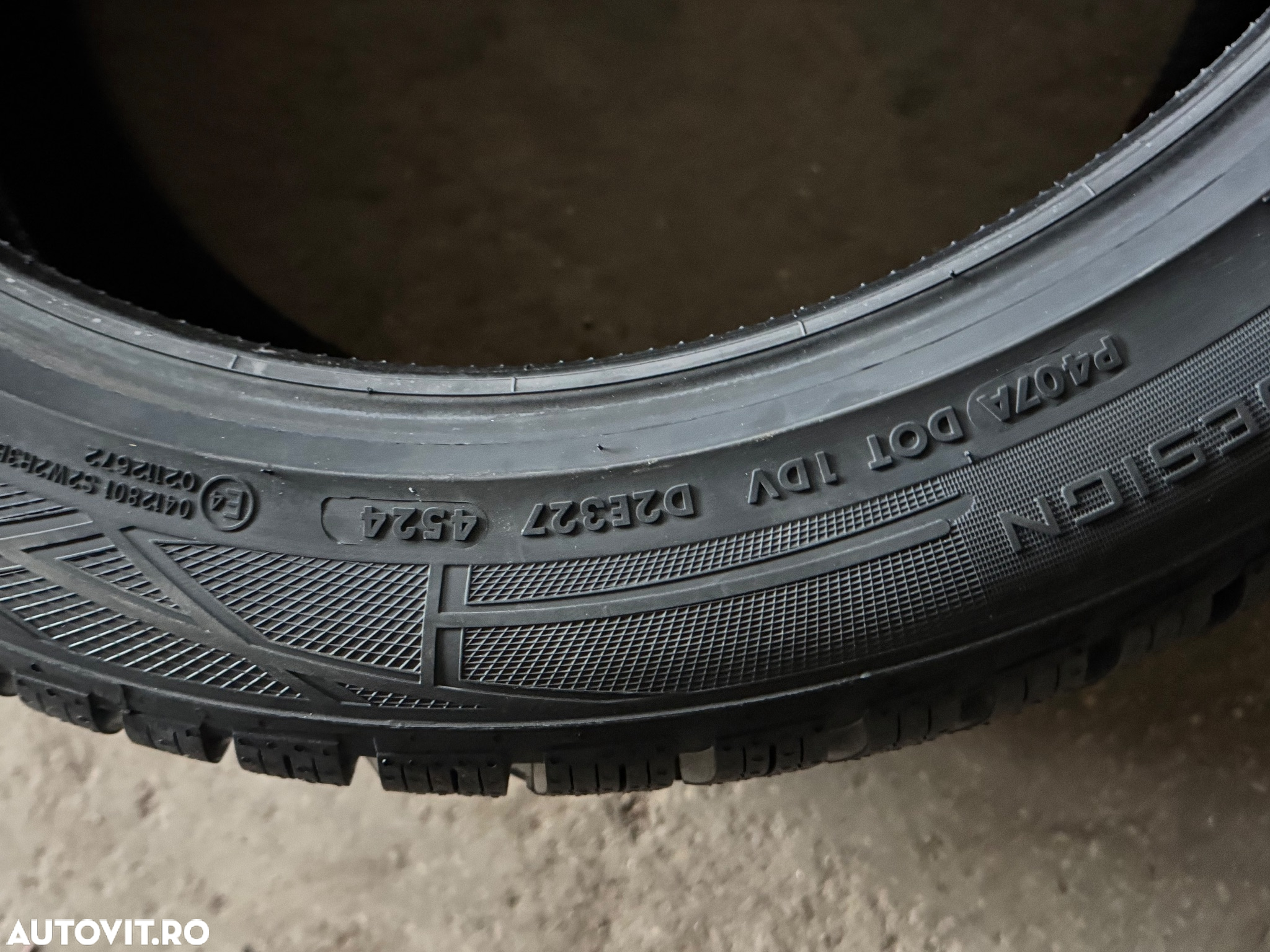 Vând set anvelope 245/45/19-275/40/19 vredestein de iarnă noi - 5