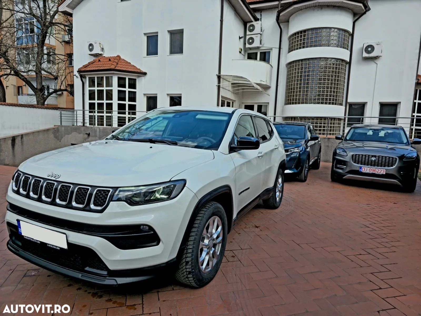 Jeep Compass - 1