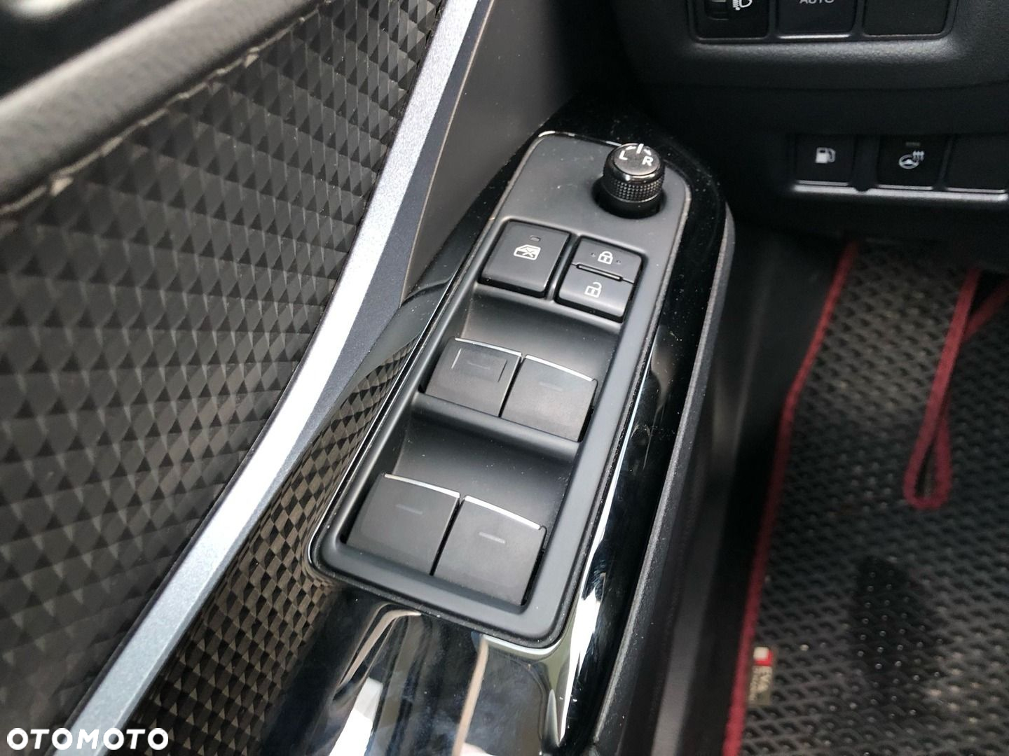 Toyota C-HR - 30