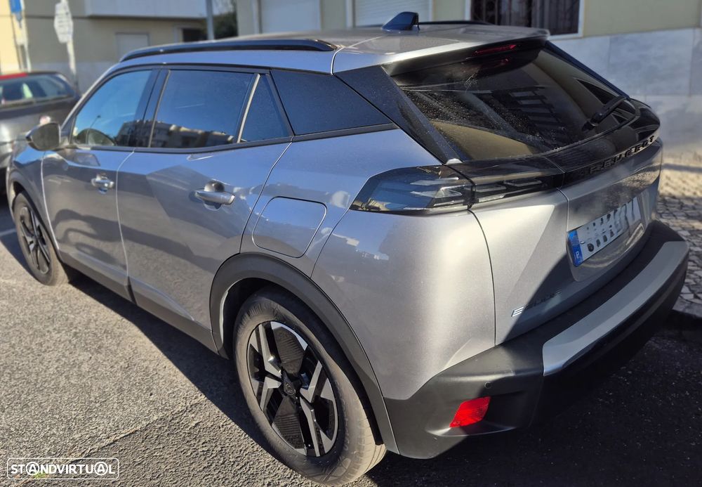 Peugeot e-2008 Allure - 17