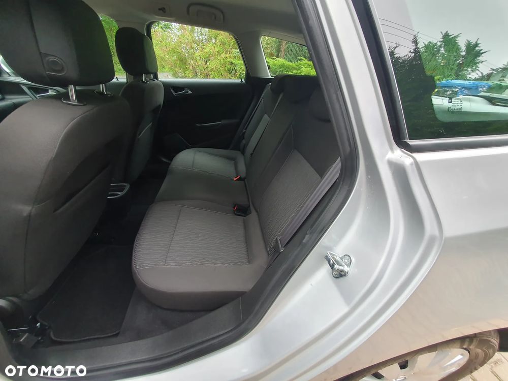 Opel Astra 1.6 D (CDTI) Edition - 11