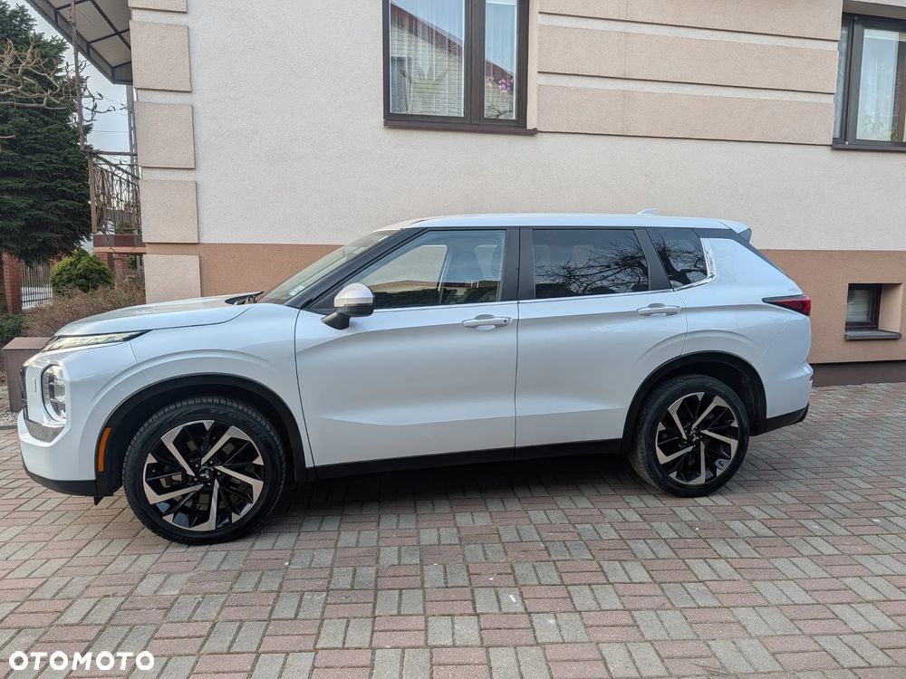 Mitsubishi Outlander - 12