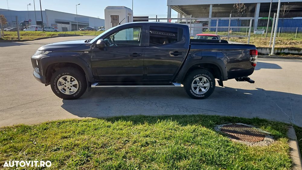 Mitsubishi L200 Double Cab 2.2 DI-D M/T Intense - 8