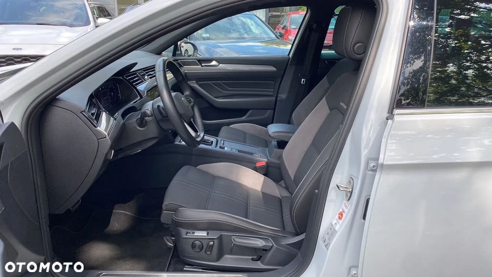 Volkswagen Passat - 14