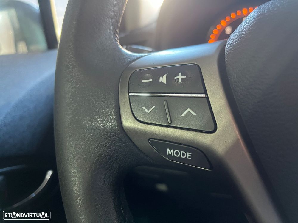 Toyota Avensis SW 2.0 D-4D Exclusive +Pele+GPS - 25