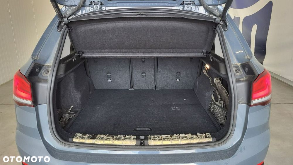 BMW X1 sDrive18d xLine - 23