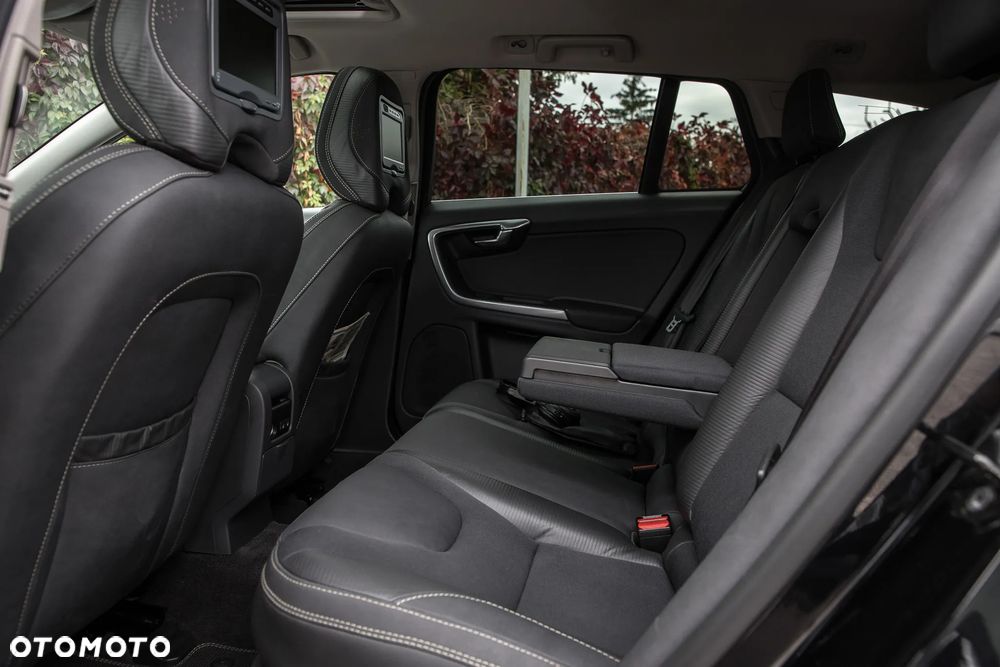 Volvo V60 T6 AWD Geartronic RDesign - 7