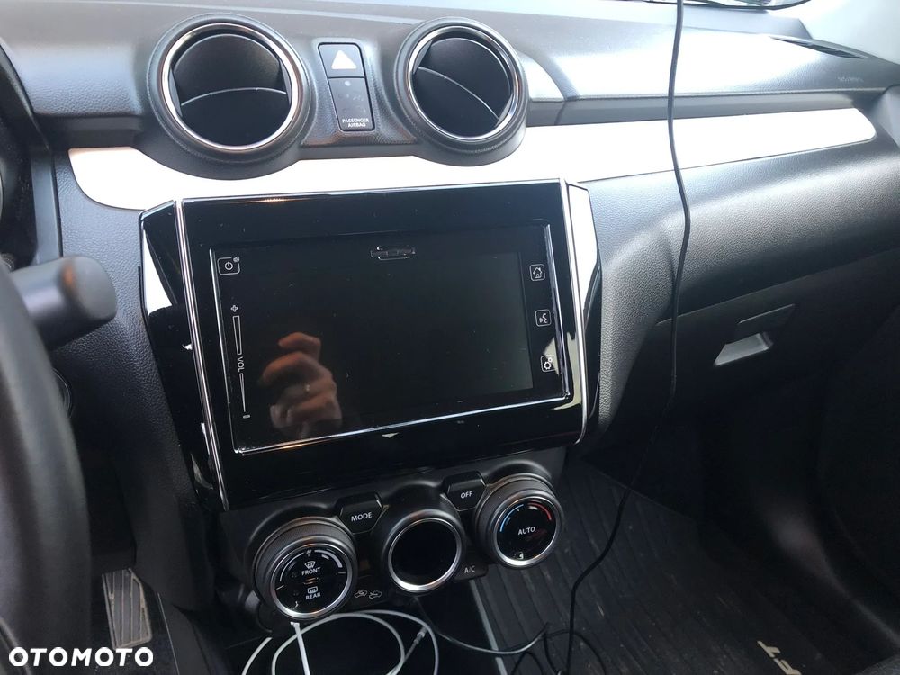 Suzuki Swift 1.2 SHVS Elegance - 3