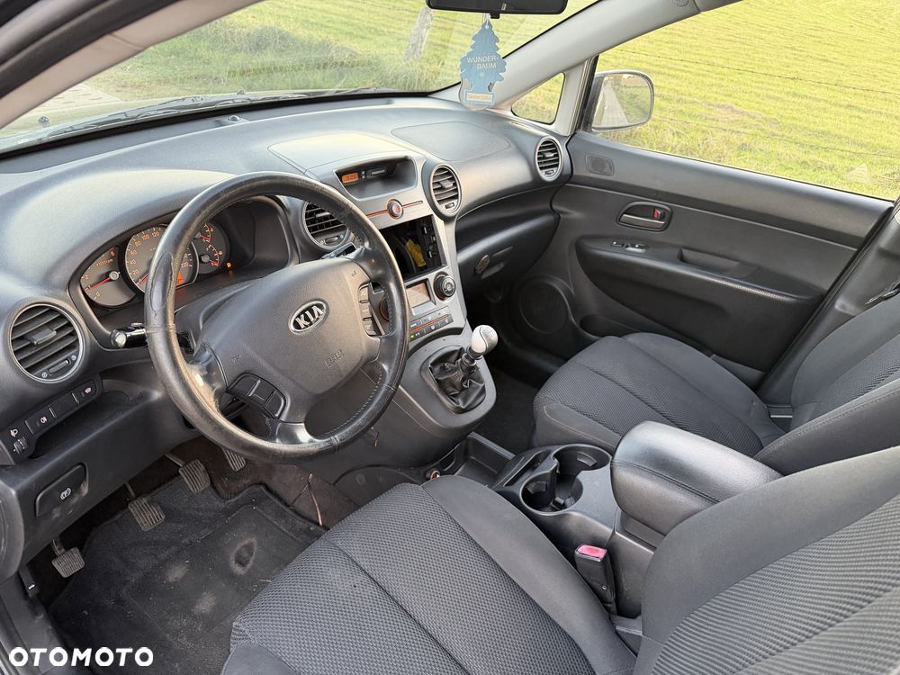 Kia Carens - 6