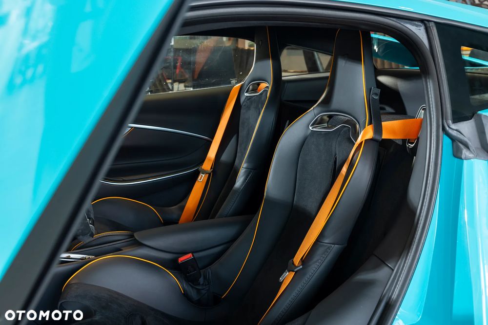 McLaren Artura - 7