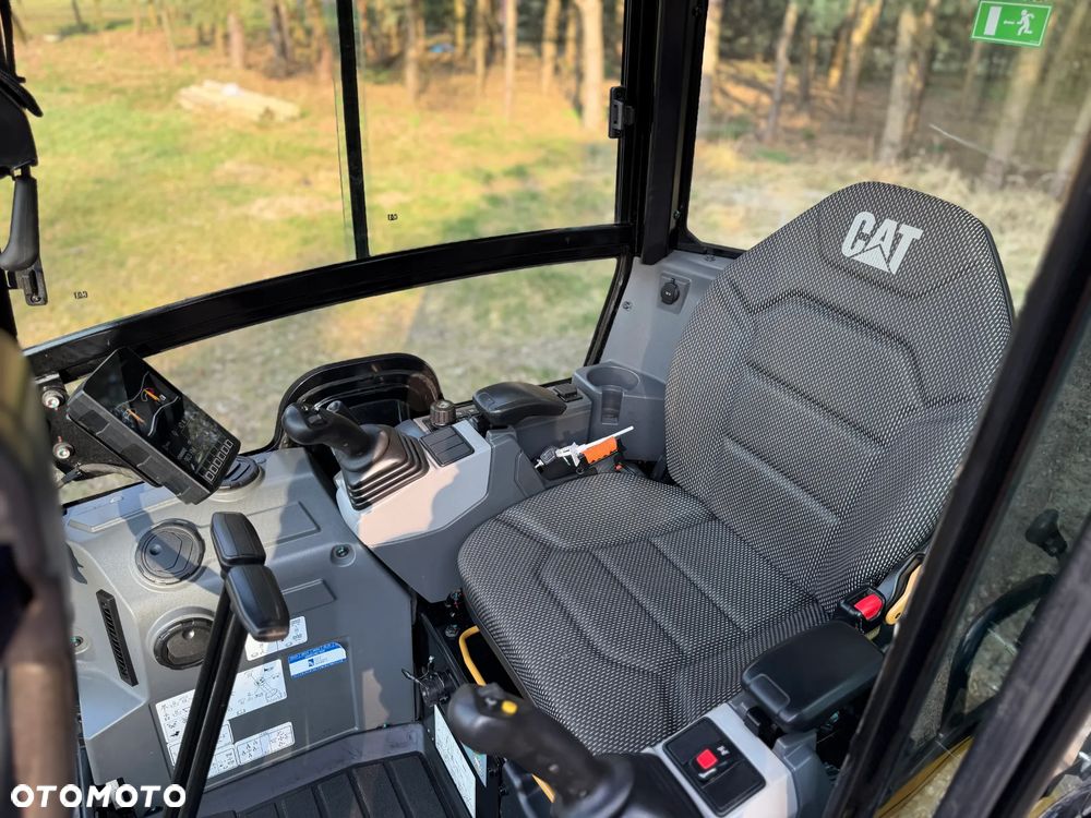 Caterpillar 301.8 2023r CAT z Holandii 302 - 6