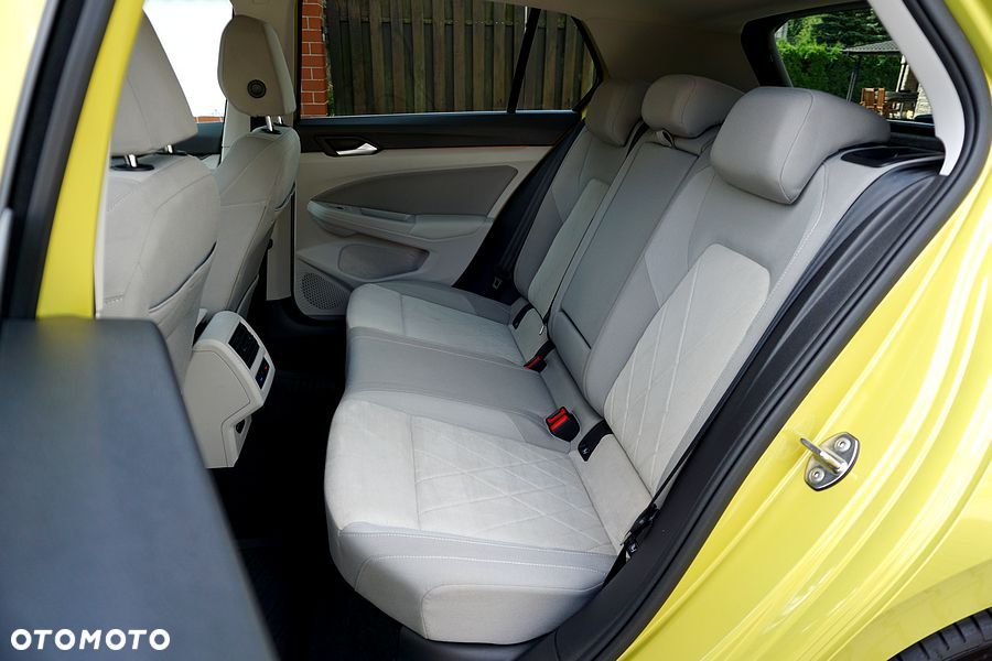 Volkswagen Golf - 24