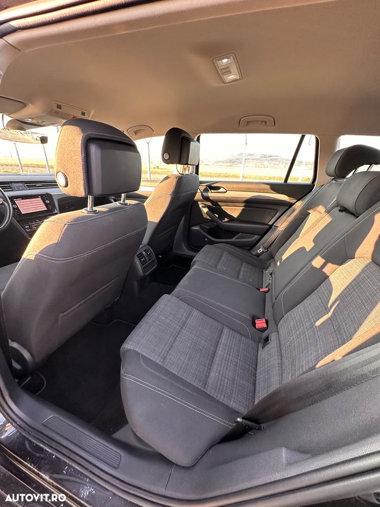 Volkswagen Passat 2.0 TDI SCR DSG - 13
