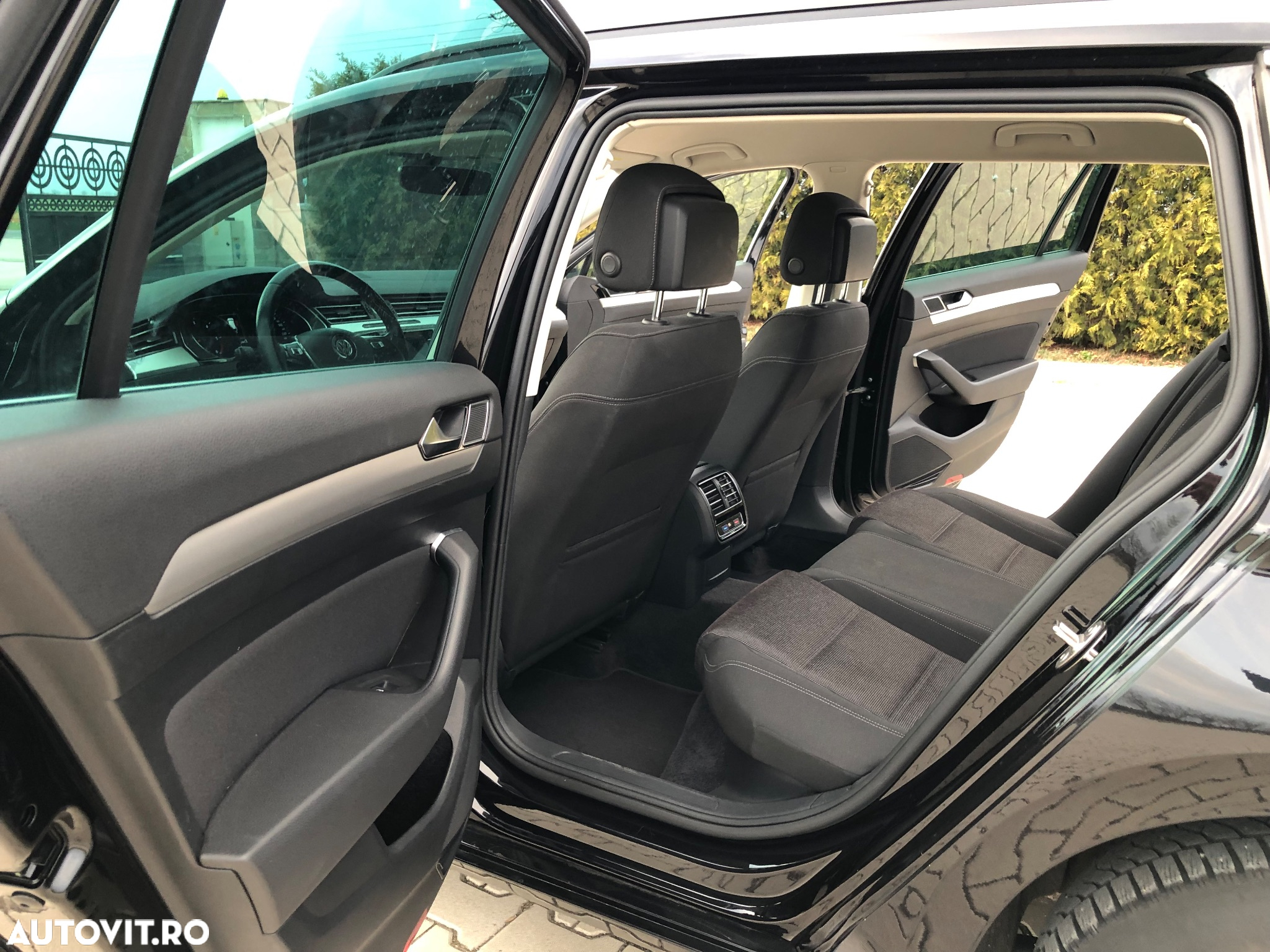 Volkswagen Passat Variant 1.6 TDI SCR DSG Business - 11