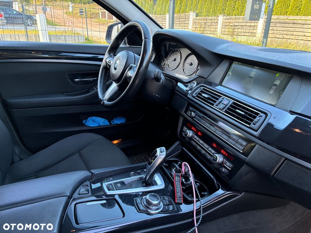 BMW Seria 5 520d Touring Sport-Aut - 12
