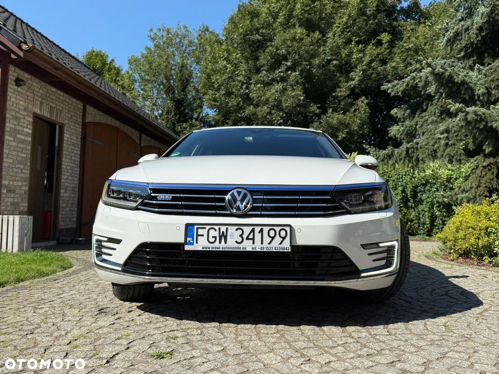 Volkswagen Passat - 11