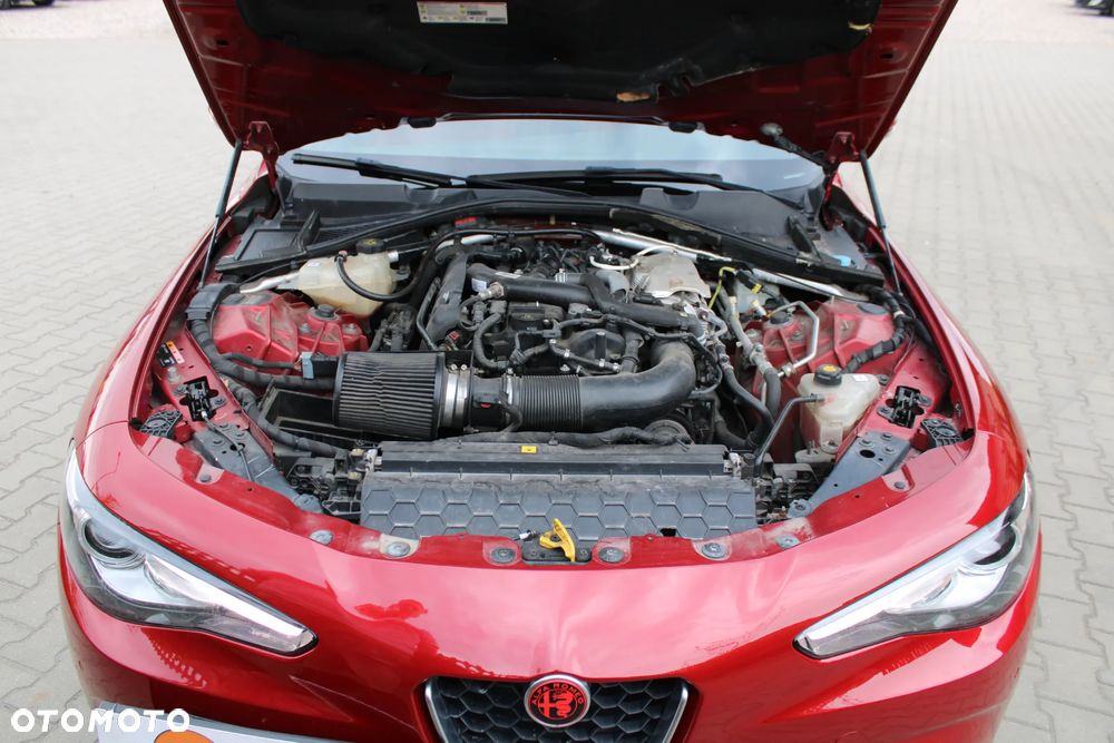 Alfa Romeo Giulia 2.0 Turbo 16V AT8-Q4 Veloce Ti - 35