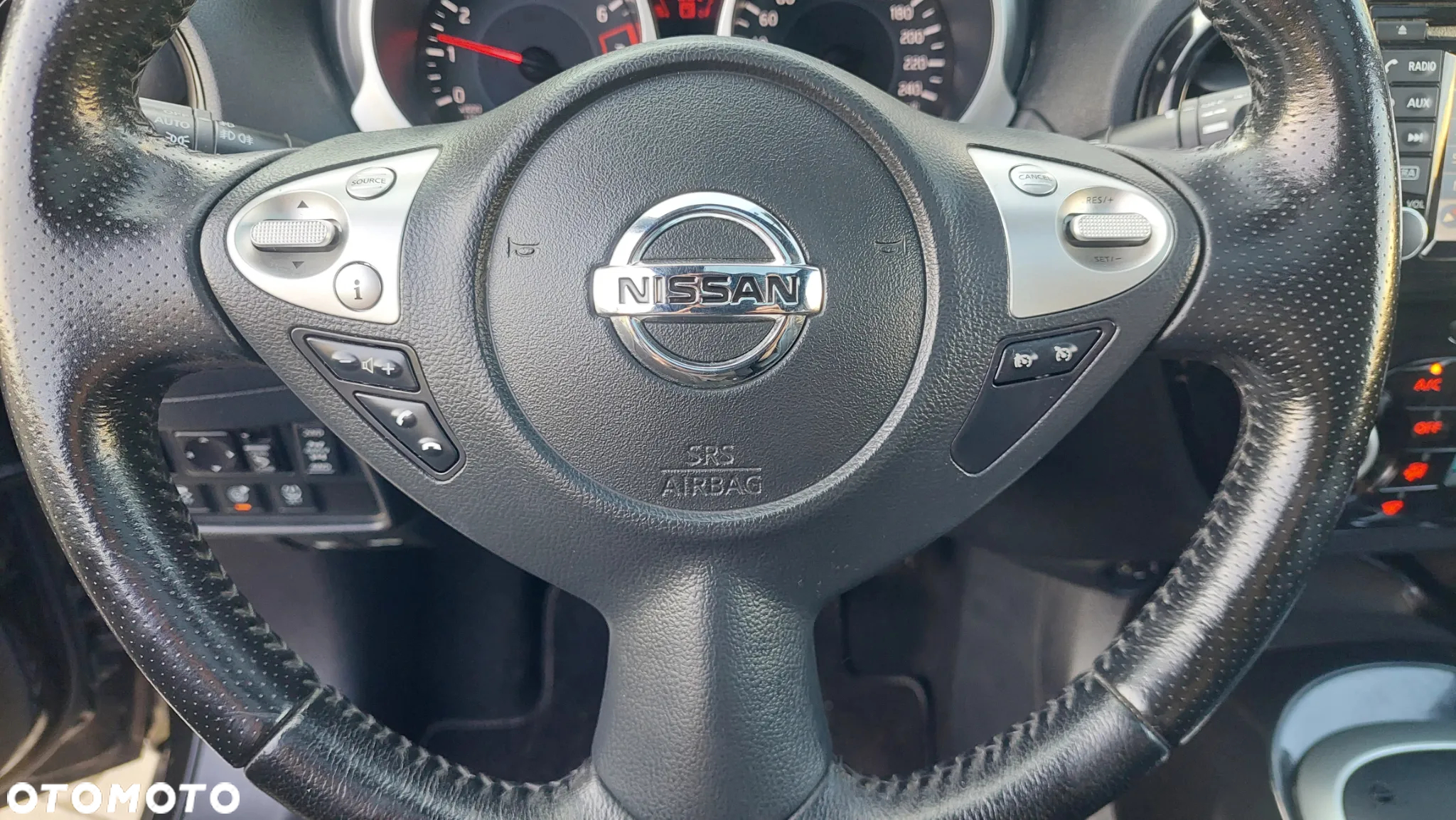 Nissan Juke 1.6 DIG-T Tekna 4WD Xtronic EU6 - 31