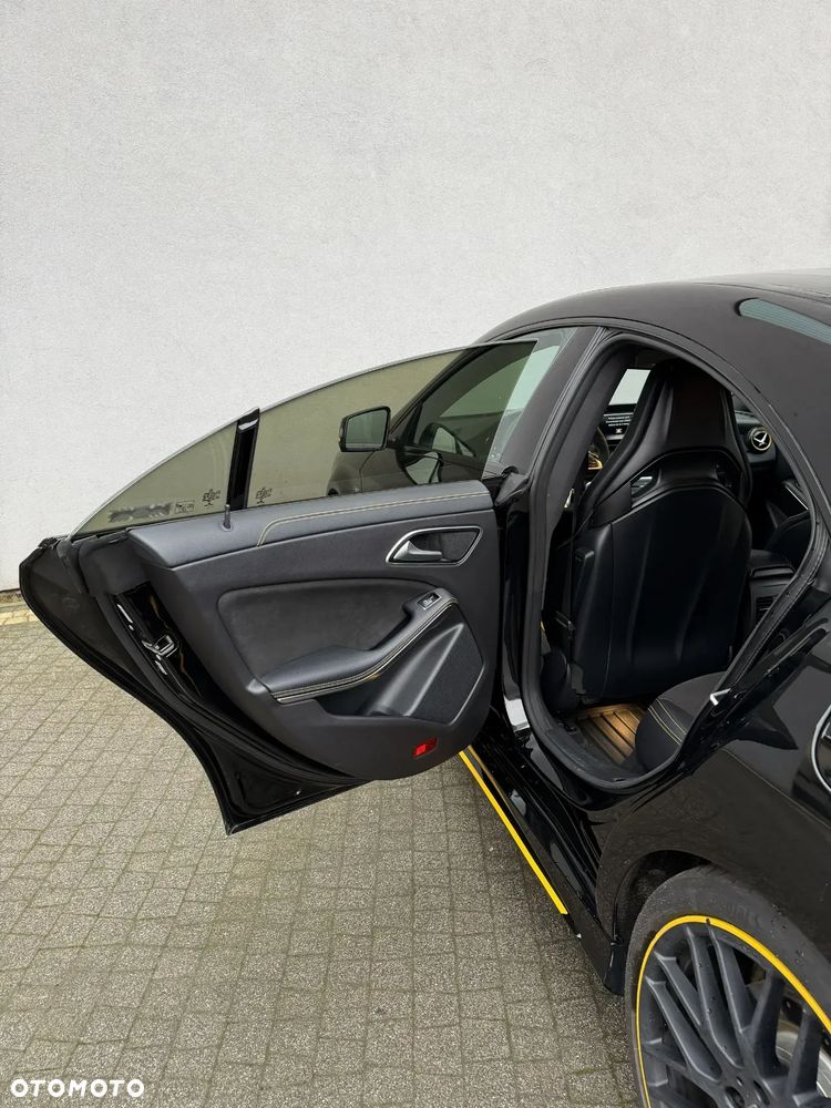 Mercedes-Benz CLA AMG 45 4Matic AMG Sp.sh 7G-DCT Yellow Night Edition - 32
