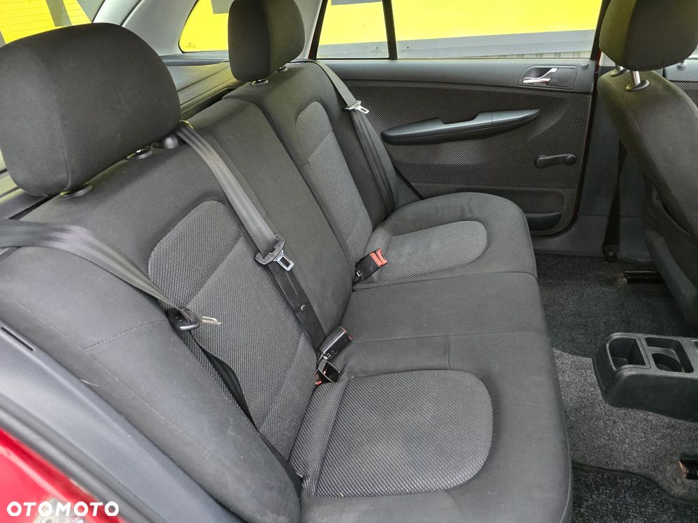 Skoda Fabia 1.4 16V Comfort - 35