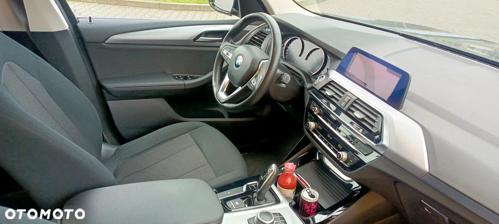 BMW X3 sDrive18d - 16