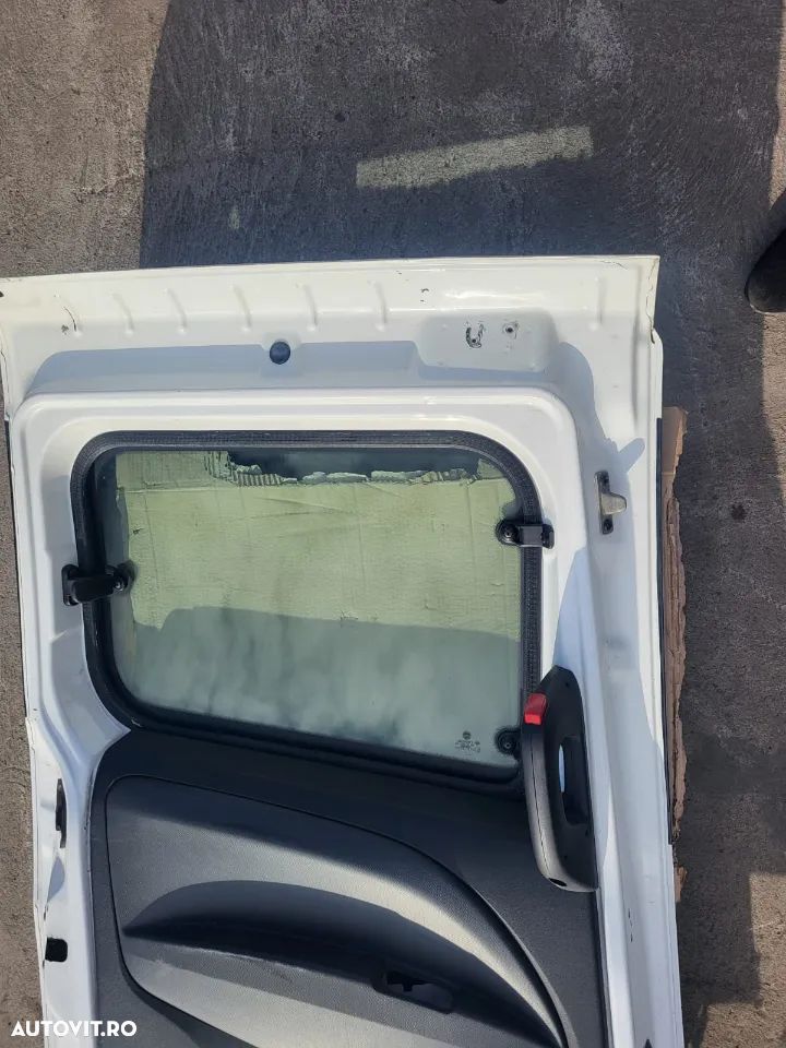 Vindem usa stanga culisanta  laterala complecta  pentru Fiat Doblo 2014 - 3