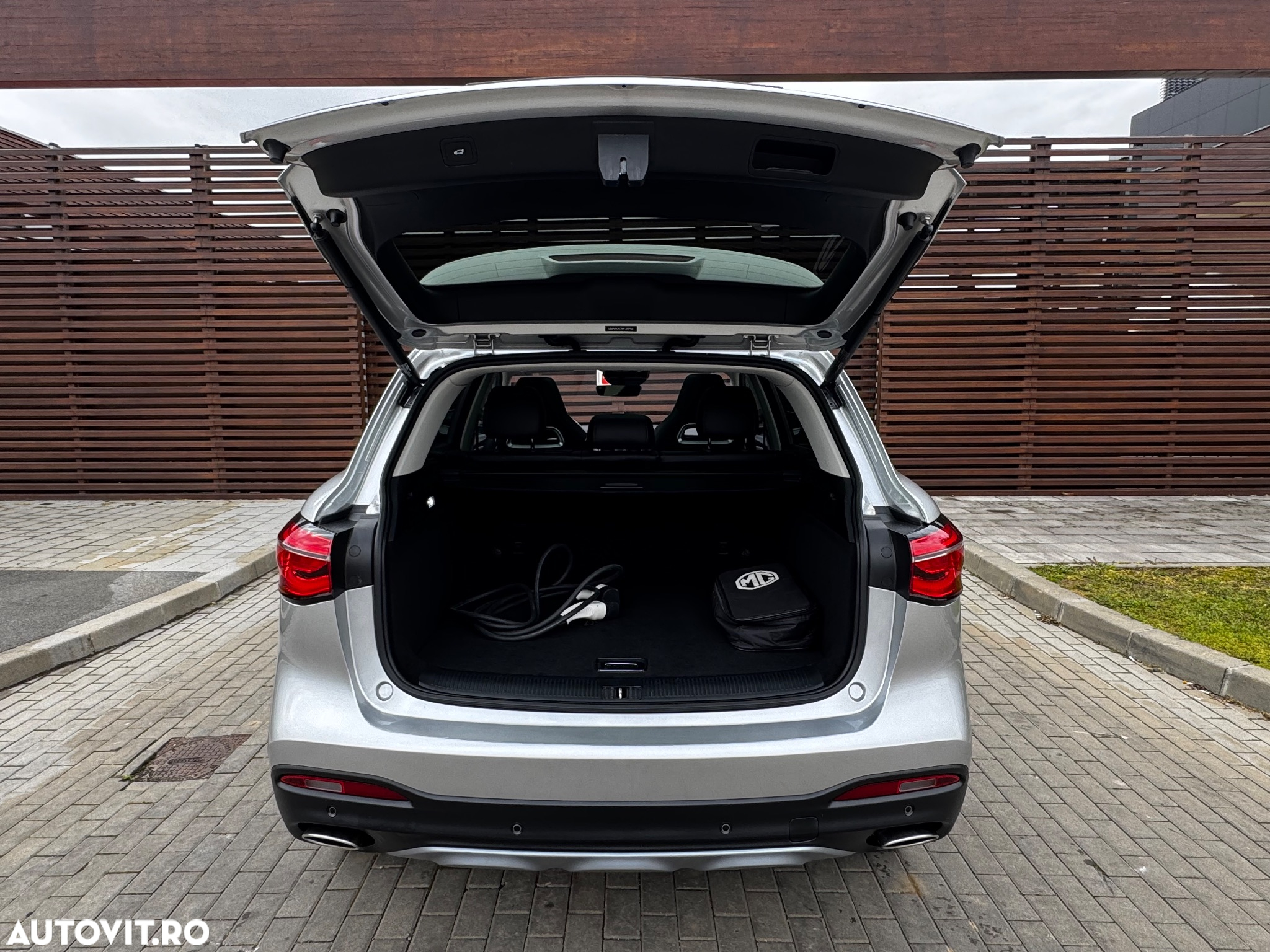 MG EHS 1.5T-GDI PHEV Luxury - 19