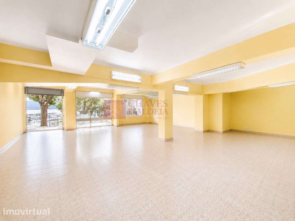 PÓVOA DE SANTO ADRIÃO - ARRENDA-SE LOJA COM 180 M2 - Grande imagem: 2/9