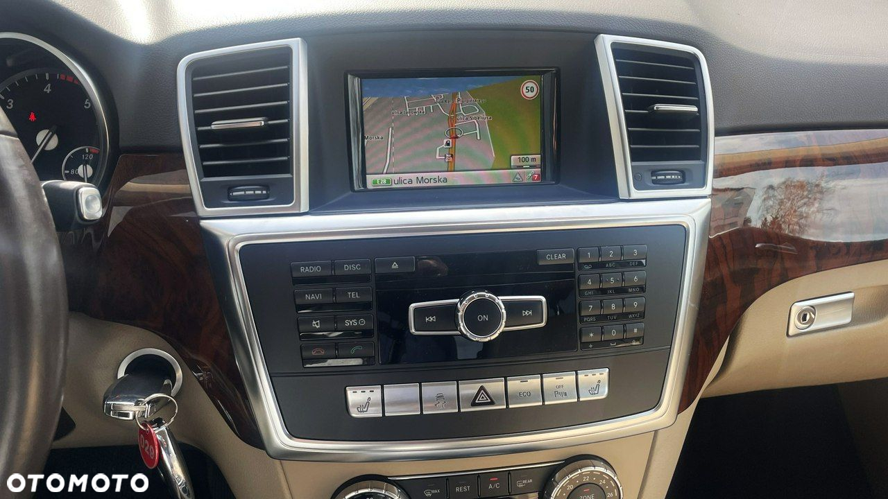 Mercedes-Benz ML 350 BlueTec 4-Matic - 11