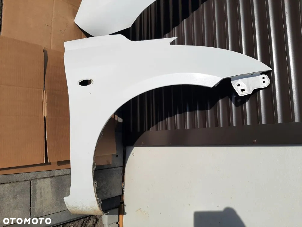 BŁOTNIK PAS BELKA CHŁODNICA SUZUKI SWIFT MK7 ZNL - 2