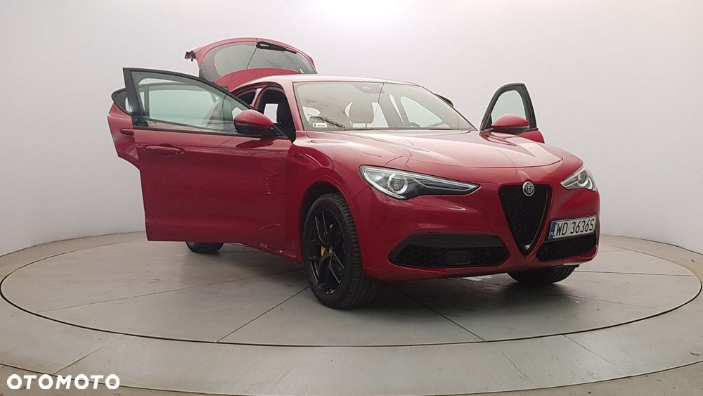 Alfa Romeo Stelvio - 9