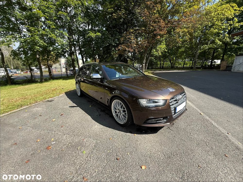Audi A4 Avant 2.0 TDI Quattro S tronic - 1