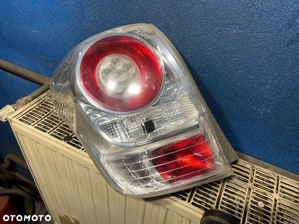 Lampa lewa tylna TOYOTA VERSO LIFT - 4