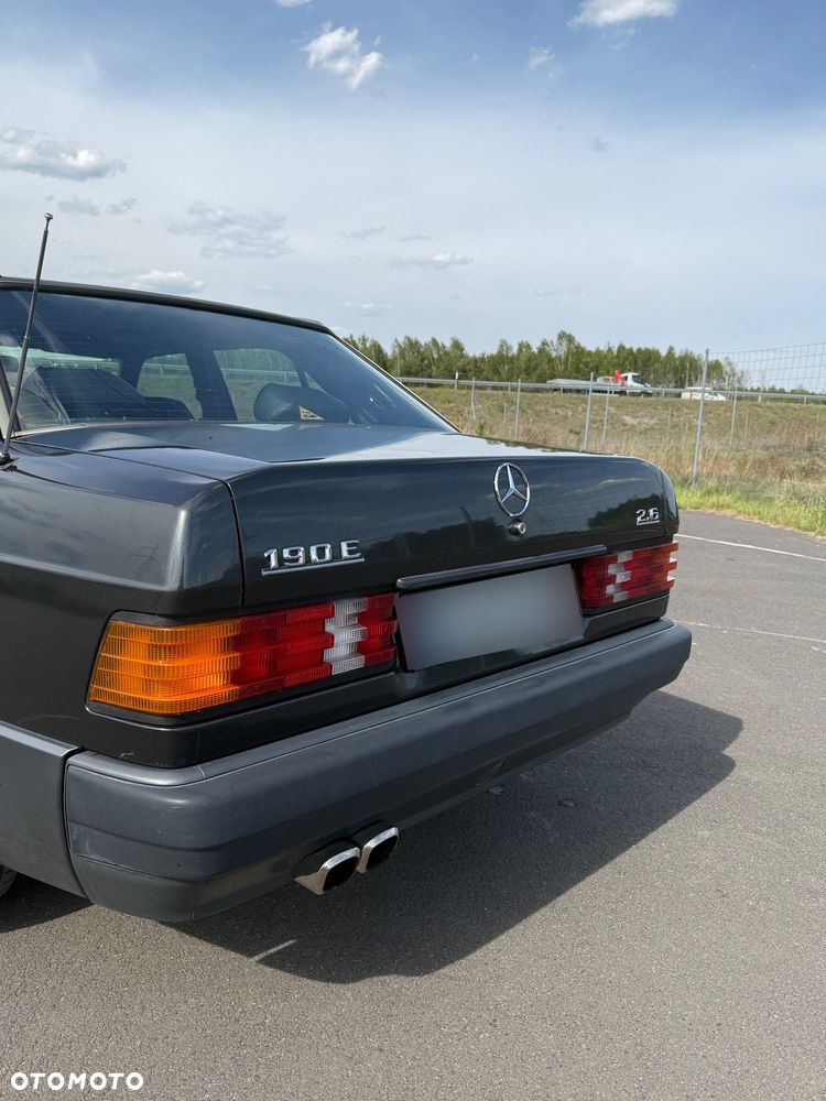 Mercedes-Benz W201 (190) - 13