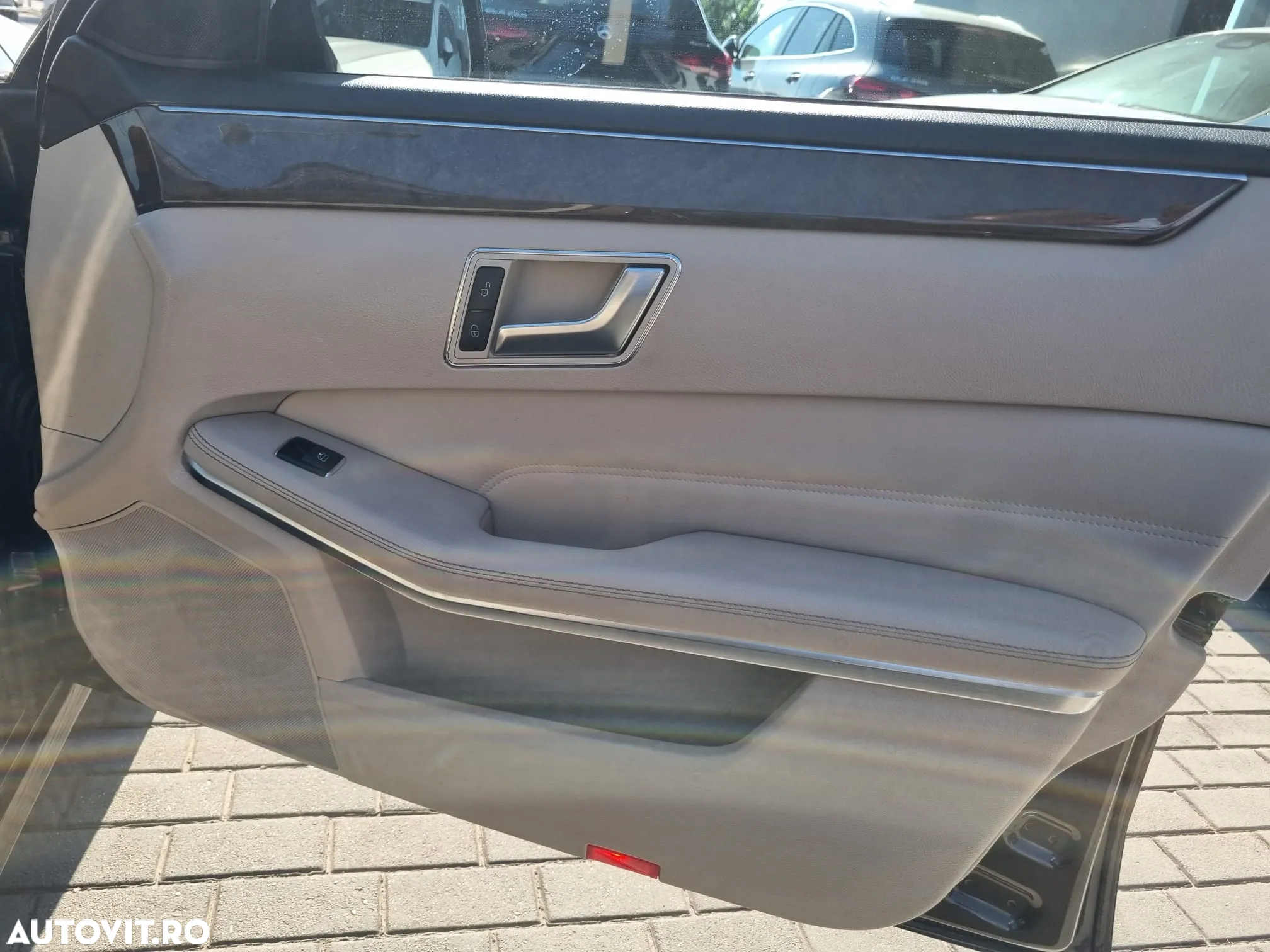 Mercedes-Benz E 220 BlueTEC 4MATIC - 12