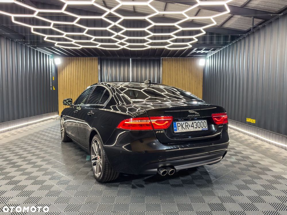 Jaguar XE 20d Prestige - 7