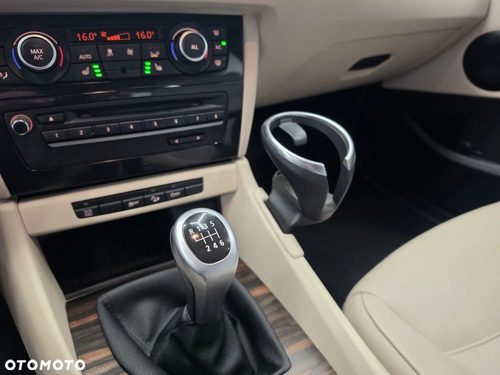 BMW X1 xDrive18d xLine - 37
