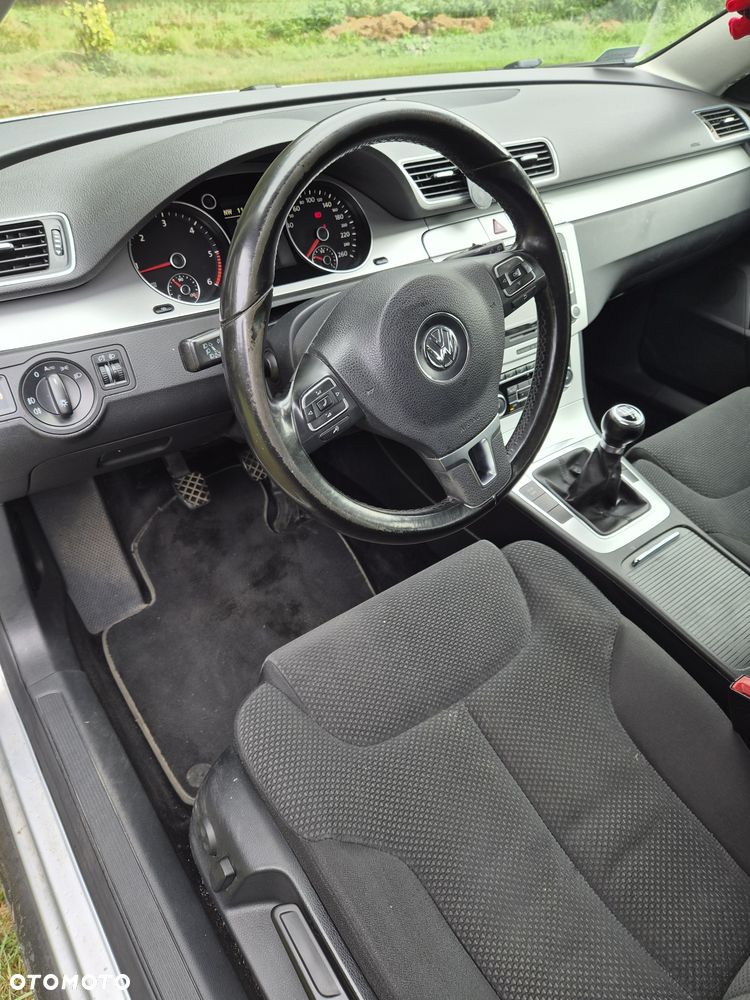 Volkswagen Passat - 6