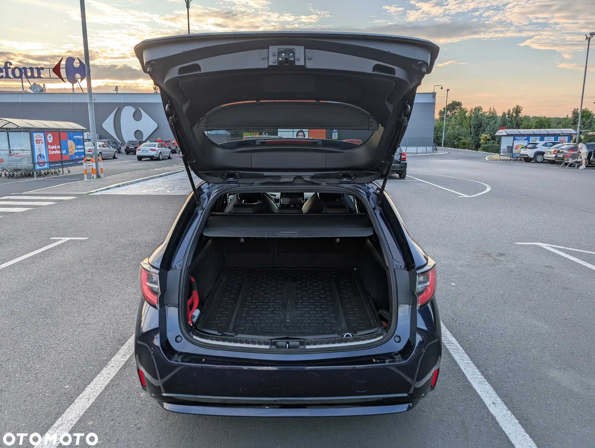 Toyota Corolla 1.8 Hybrid Executive - 4