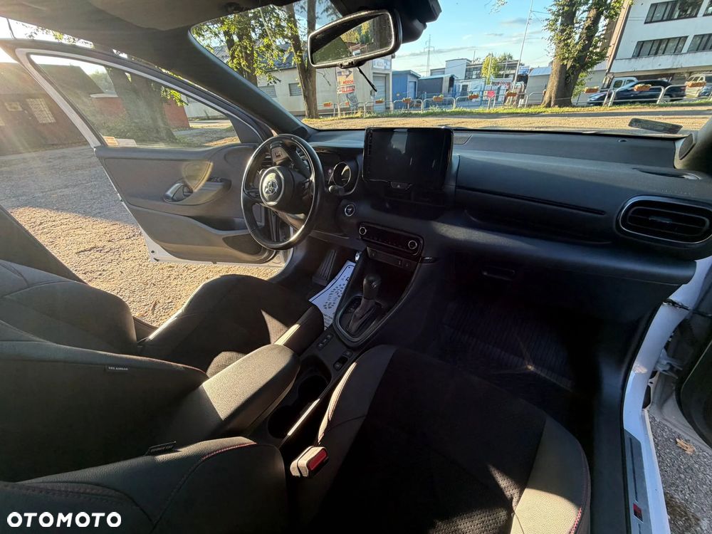 Toyota Yaris 1.5 VVT-i GR SPORT - 17