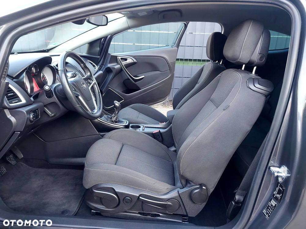 Opel Astra 1.6 Turbo Innovation - 23