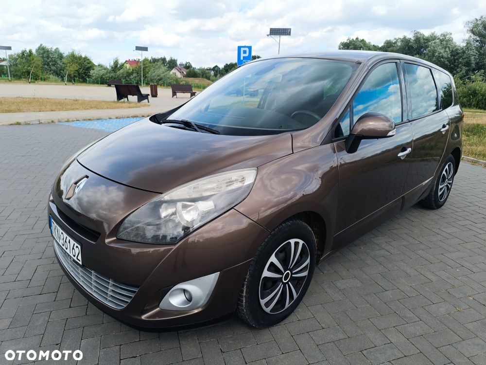 Renault Grand Scenic - 1