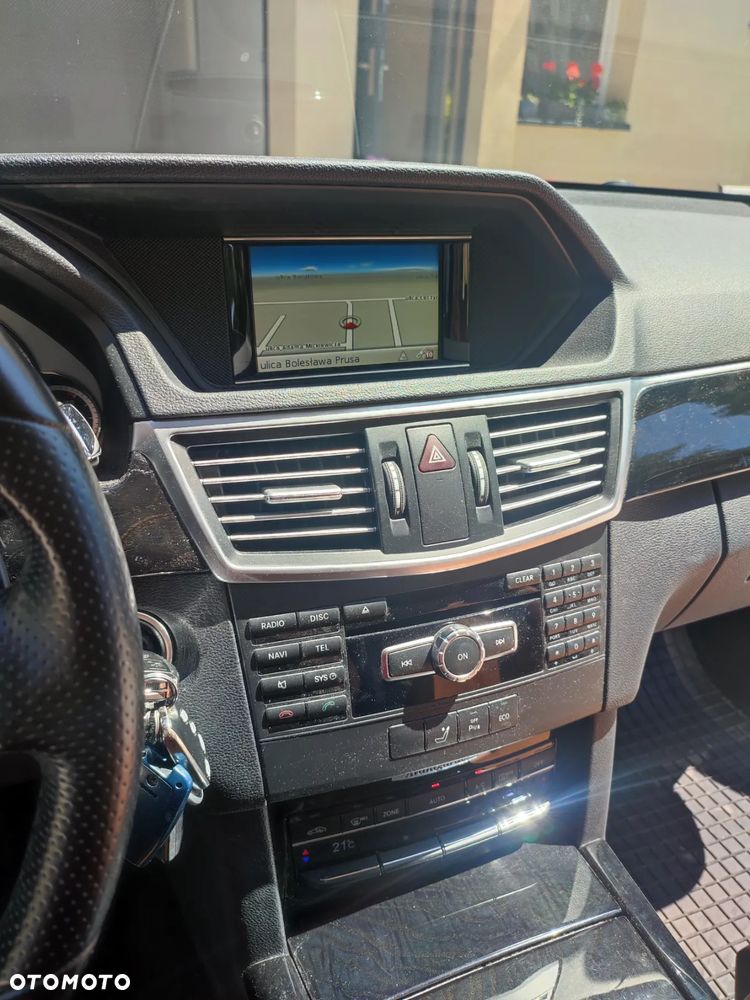 Mercedes-Benz Klasa E 220 CDI BlueEff Avantgarde - 4