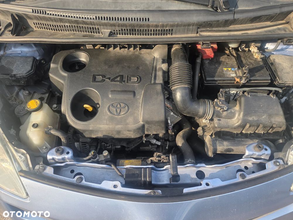 Toyota Yaris Verso 1.4 D-4D Sol - 9