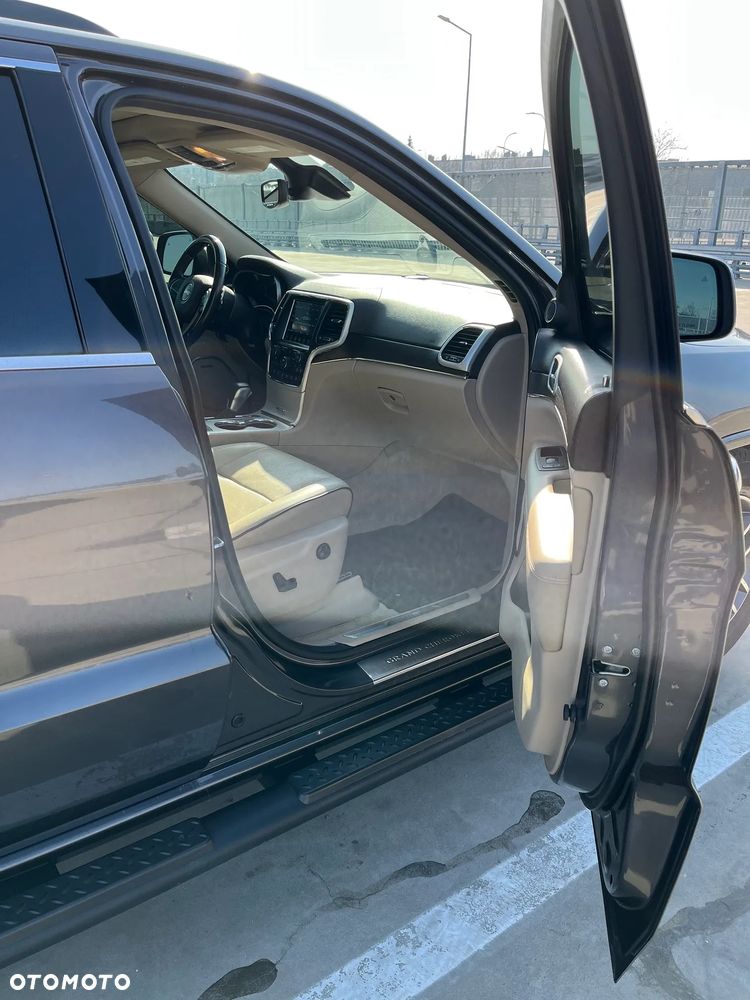 Jeep Grand Cherokee 5.7 V8 HEMI Overland Summit - 17