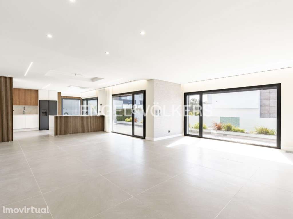 Luxuosa Moradia T4 na Sobreda - Grande imagem: 4/50