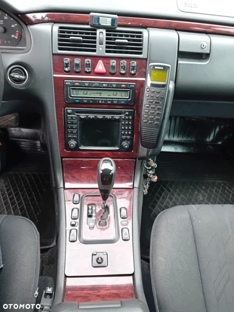 *MERCEDES W210* Samochód na części - 5