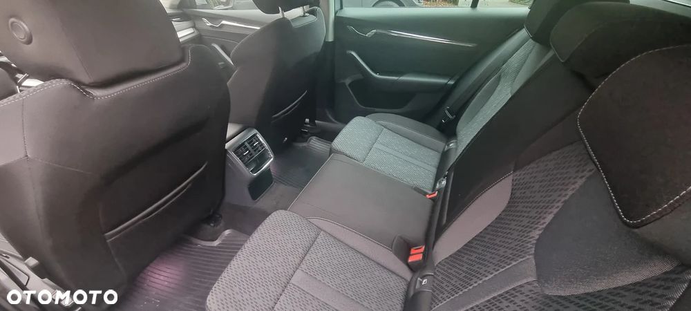 Skoda Octavia 2.0 TDI Style DSG - 11